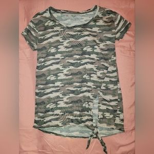 Xersion Camo top with tie women's Small